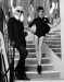 Victoria s Karlem Lagerfeldem na proslulých schodech v domě Coco Chanel
